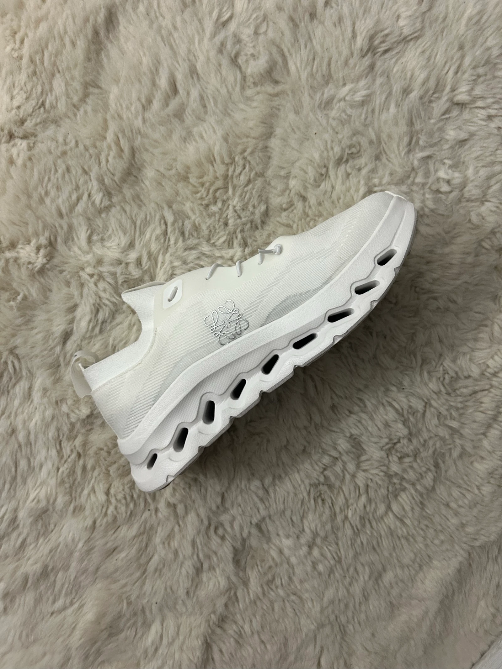 On / leowe, taille 42, blanc
